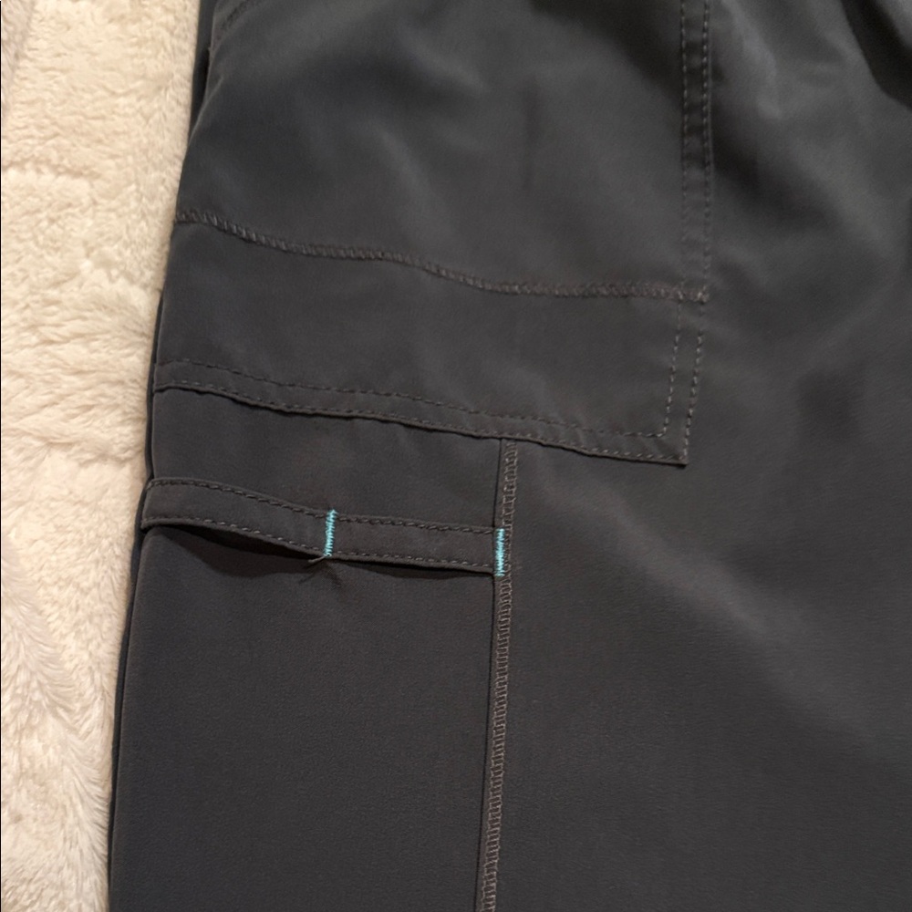 Women’s Scrub Set Pewter With Turquoise Trim - Picture 4 of 8